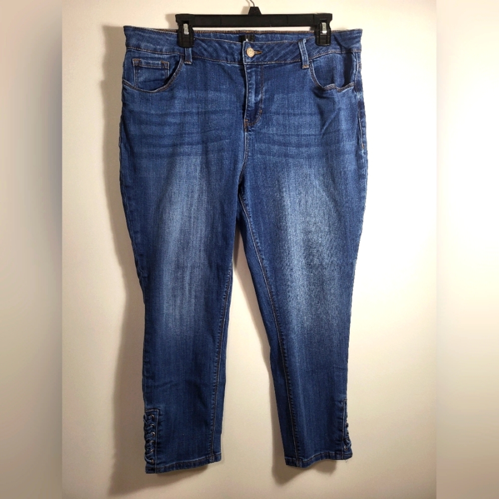 Dress Barn blue cropped jeans   women's 16P  #1986